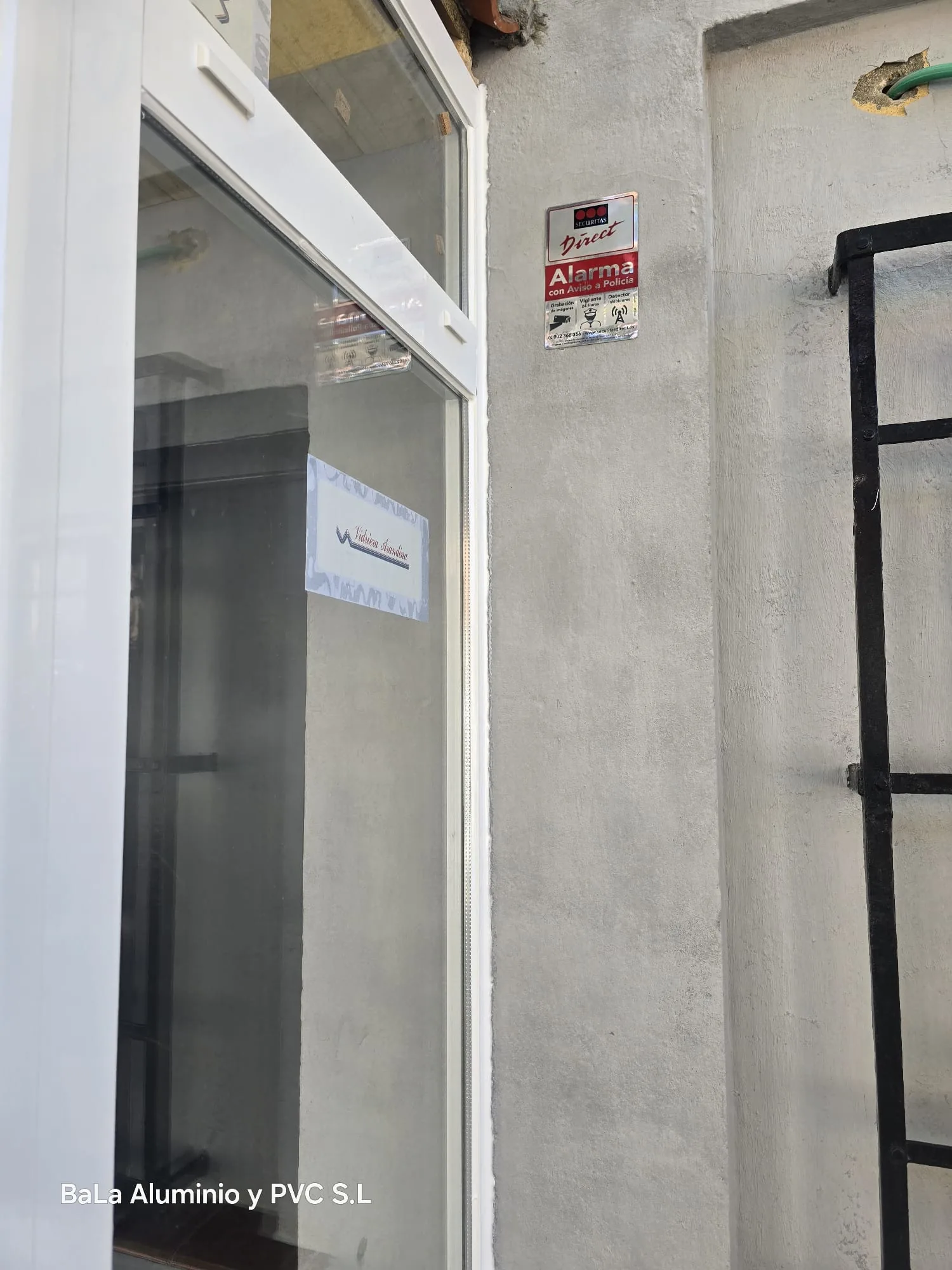 Proyecto de carpintería y cerramiento: CERRAMIENTO EN ALUMINIO - BaLa Parla